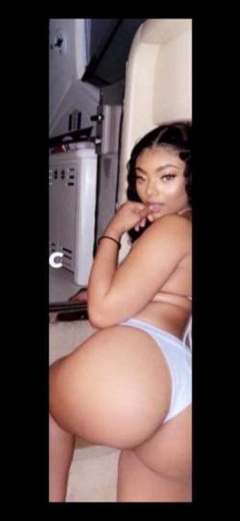 Khloe, 24  female escort, Boston
