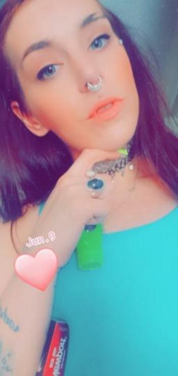 holly, 27  female escort, Boston