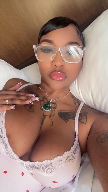 Babydoll, 26  female escort, Boston