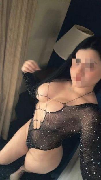 Nadia , 26  female escort, Boston