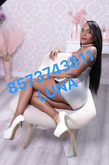 Luna, 25  female escort, Boston
