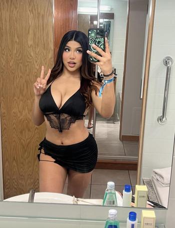 Vivian Pamela, 25  female escort, Boston