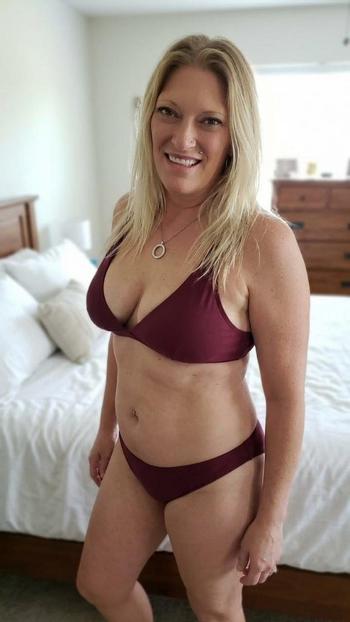 304-892-9294, 30  female escort, Boston